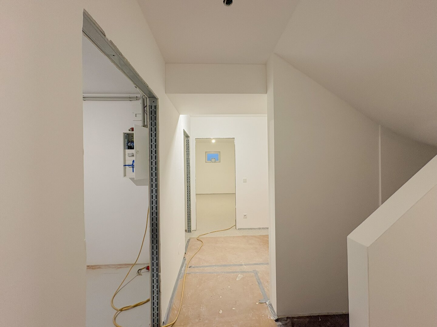 SPEZIALANGEBOT: SCHLÜSSELFERTIG –> Böden, Fliesen & Türen nach Kundenwunsch