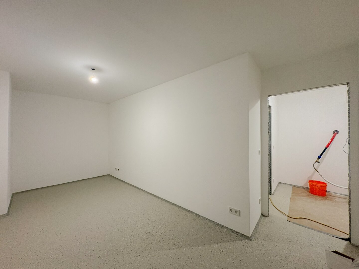 SPEZIALANGEBOT: SCHLÜSSELFERTIG –> Böden, Fliesen & Türen nach Kundenwunsch