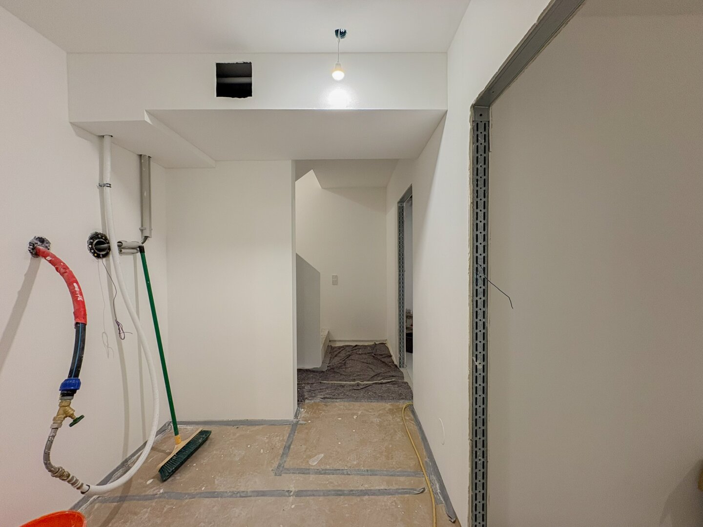 SPEZIALANGEBOT: SCHLÜSSELFERTIG –> Böden, Fliesen & Türen nach Kundenwunsch