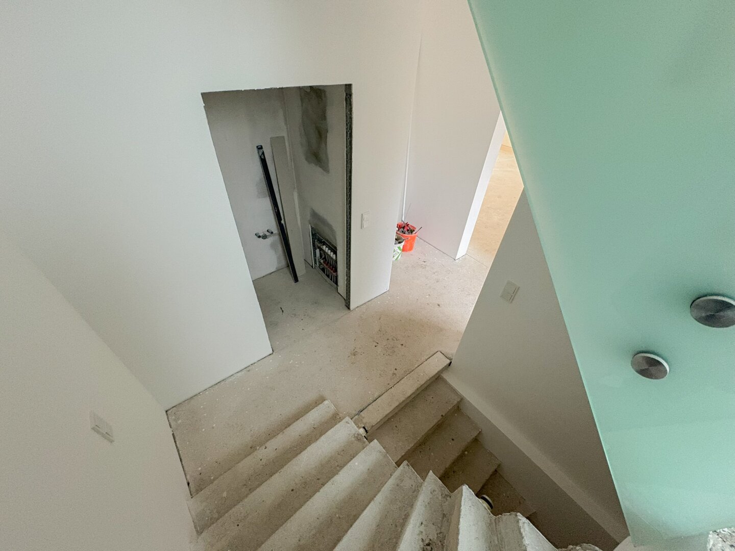 SPEZIALANGEBOT: SCHLÜSSELFERTIG –> Böden, Fliesen & Türen nach Kundenwunsch