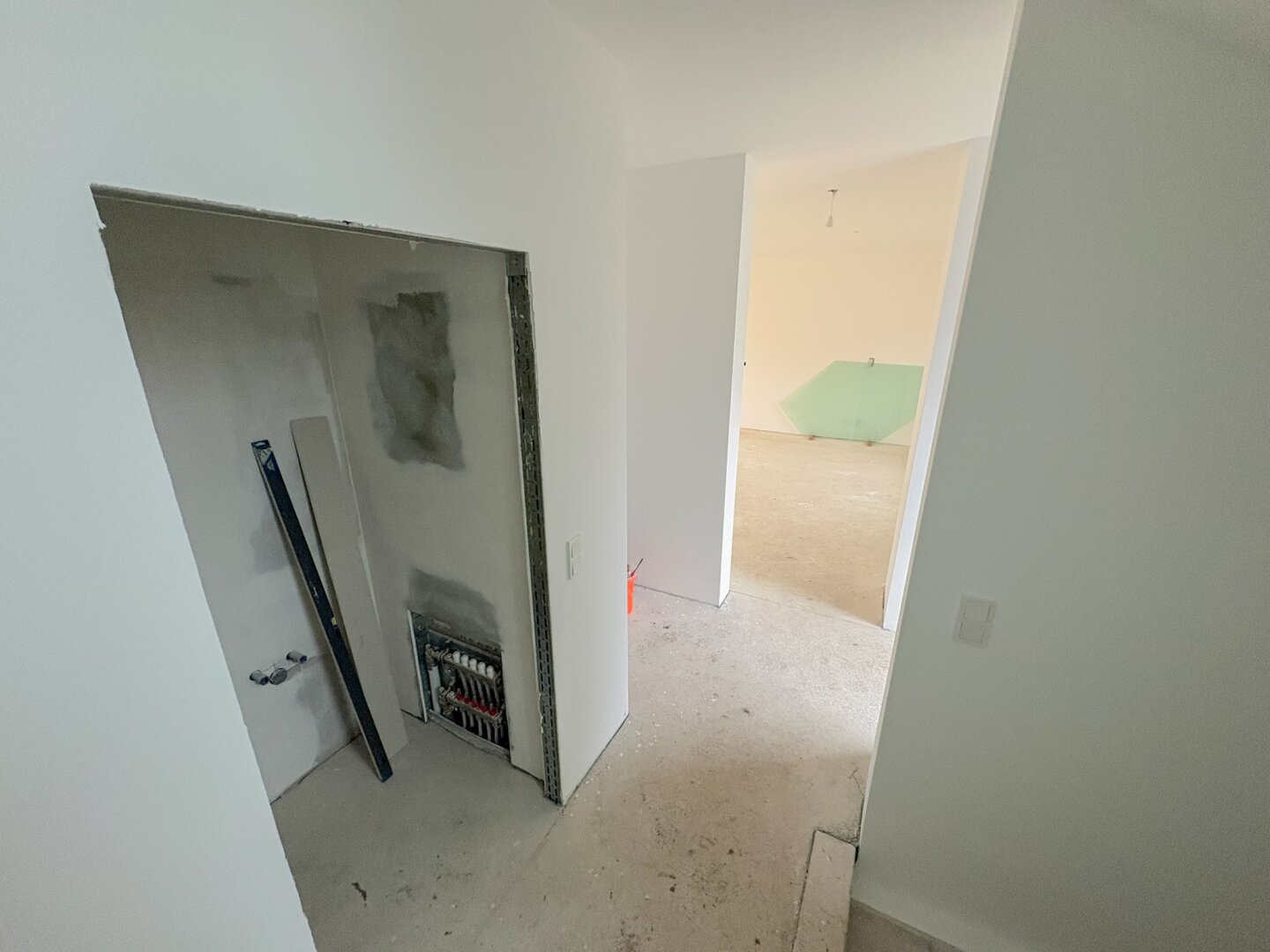 SPEZIALANGEBOT: SCHLÜSSELFERTIG –> Böden, Fliesen & Türen nach Kundenwunsch