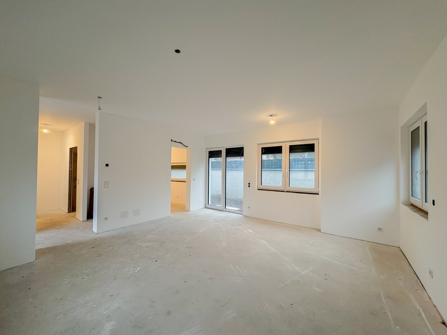 SPEZIALANGEBOT: SCHLÜSSELFERTIG –> Böden, Fliesen & Türen nach Kundenwunsch