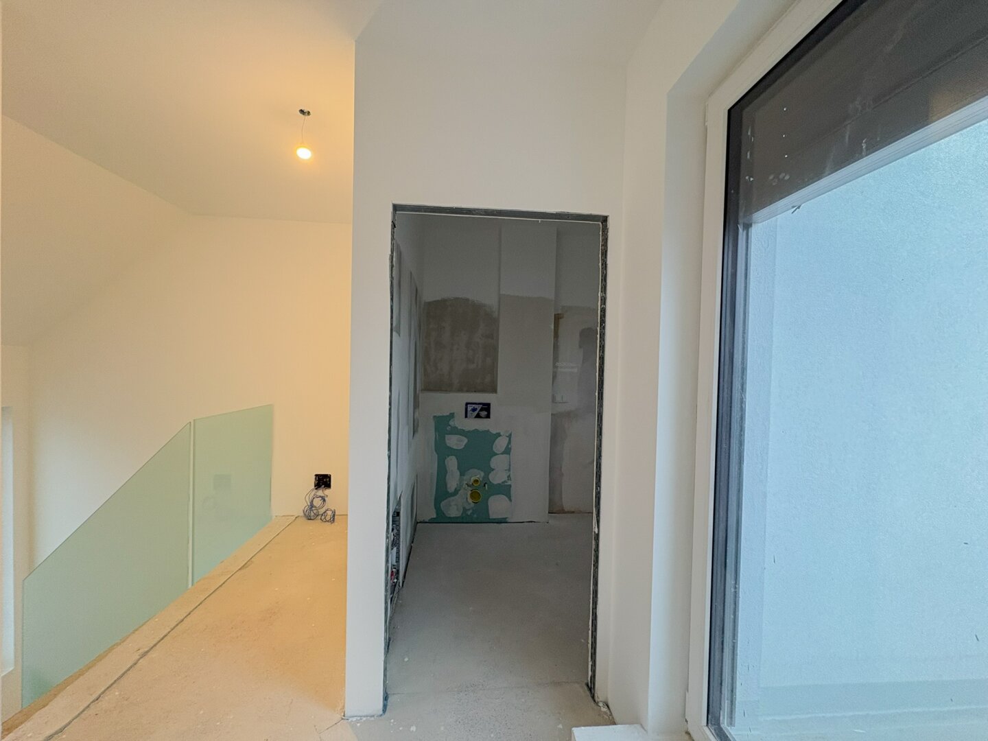 SPEZIALANGEBOT: SCHLÜSSELFERTIG –> Böden, Fliesen & Türen nach Kundenwunsch