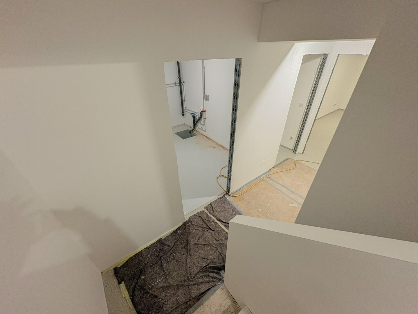 SPEZIALANGEBOT: SCHLÜSSELFERTIG –> Böden, Fliesen & Türen nach Kundenwunsch