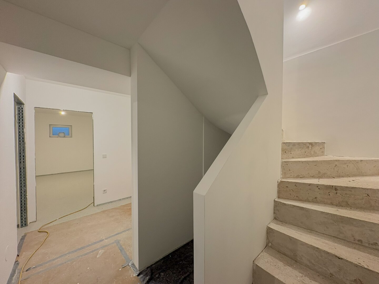 SPEZIALANGEBOT: SCHLÜSSELFERTIG –> Böden, Fliesen & Türen nach Kundenwunsch