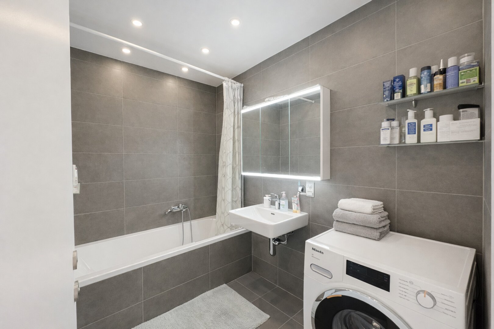 Großzügige 5-Zimmer-Maisonette mit Garten, Terrasse & Tiefgarage in 1220 Wien