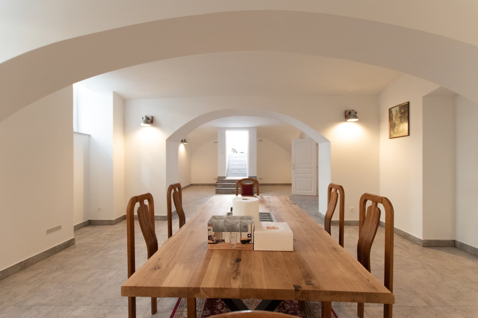 Souterrain-Studio mit Straßenzugang