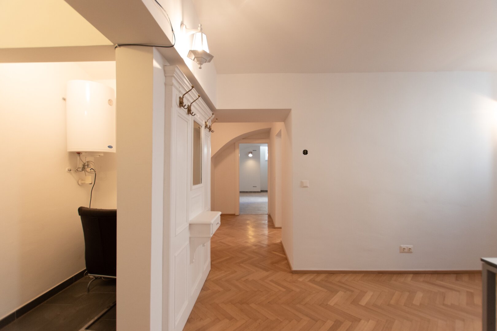 Souterrain-Studio mit Straßenzugang