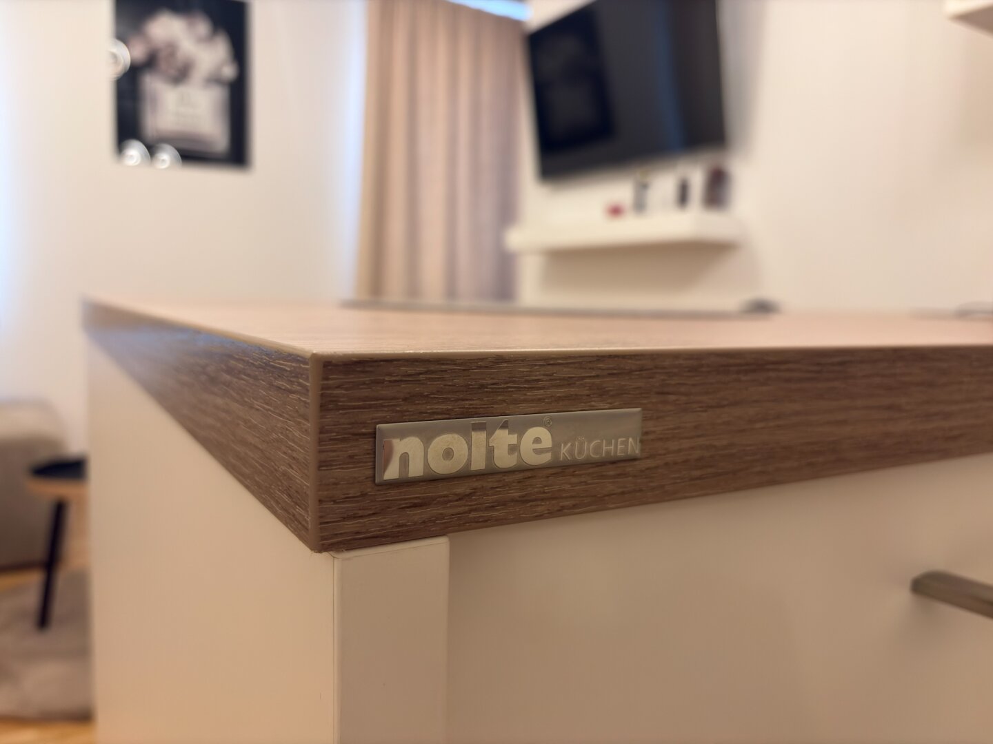 Voll möblierte Neubauwohnung mit Garage !!!