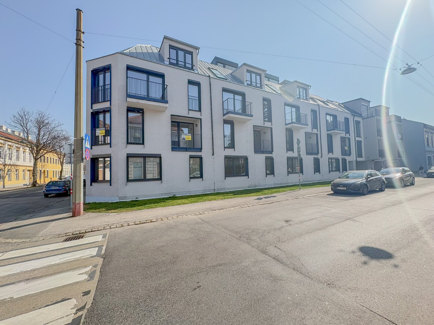 Voll möblierte Neubauwohnung mit Garage !!!