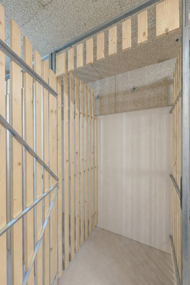 Voll möblierte Neubauwohnung mit Garage !!!