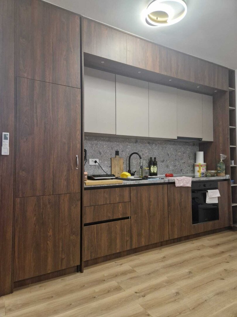 Komplett möblierte 2-Zimmer-Wohnung mit Balkon, Lift und Klimaanlage in Montenegro