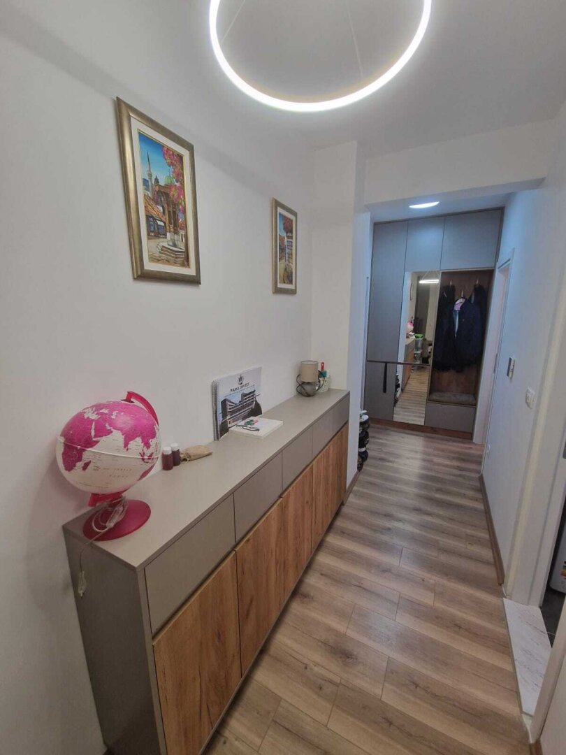 Komplett möblierte 2-Zimmer-Wohnung mit Balkon, Lift und Klimaanlage in Montenegro