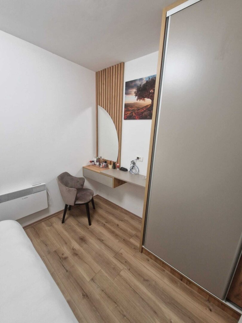 Komplett möblierte 2-Zimmer-Wohnung mit Balkon, Lift und Klimaanlage in Montenegro