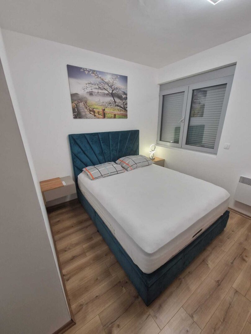 Komplett möblierte 2-Zimmer-Wohnung mit Balkon, Lift und Klimaanlage in Montenegro