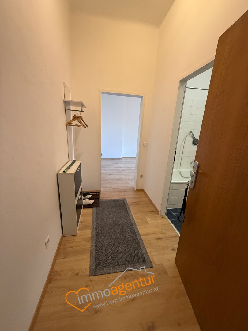 „Großzügigkeit, die man spürt, 3,10 m Raumhöhe, gepflegte Wohnung mit Lift in Linz“