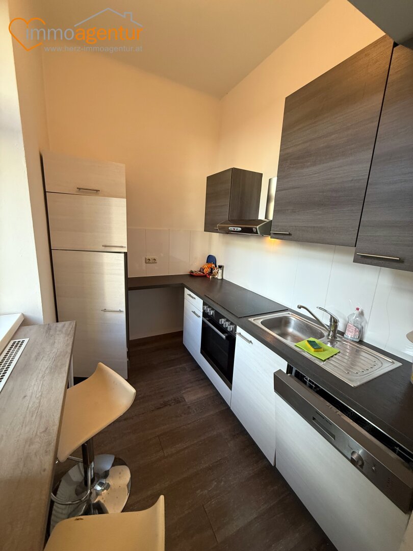 „Großzügigkeit, die man spürt, 3,10 m Raumhöhe, gepflegte Wohnung mit Lift in Linz“
