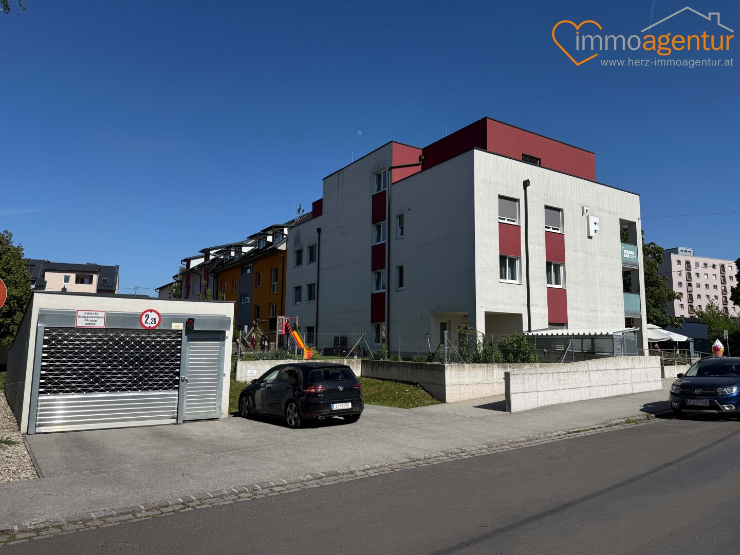 Wohnen ohne Kompromisse! Barrierefrei zugängliche exklusive 3 Zimmer  Wohnung mit Loggia & Tiefgarage in Kleinmünchen