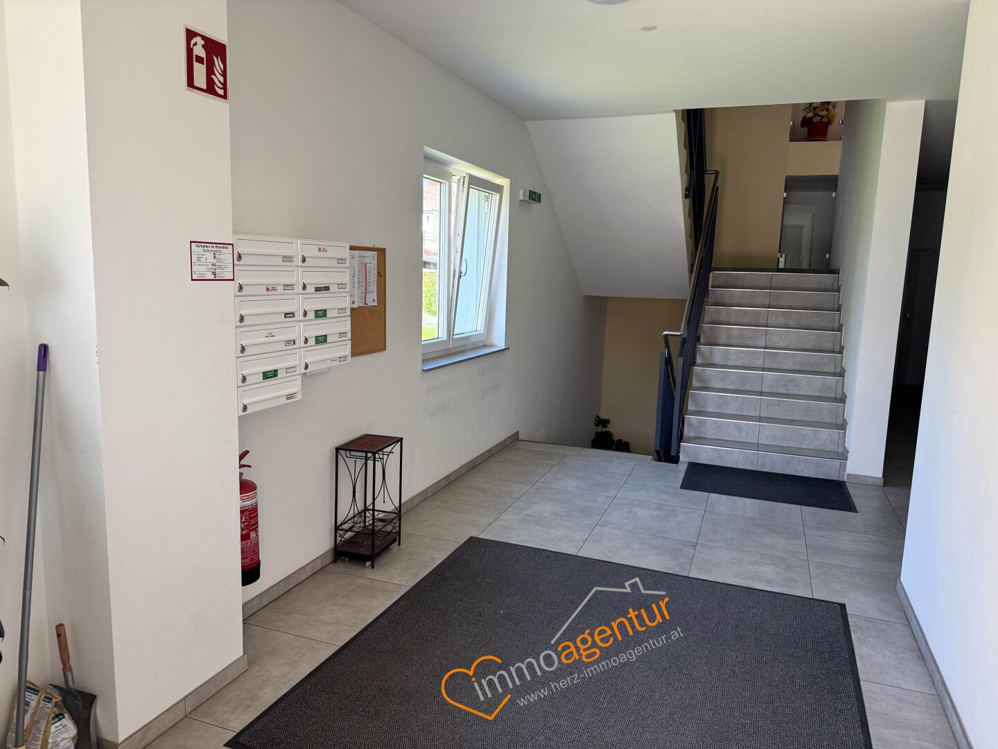 Wohnen ohne Kompromisse! Barrierefrei zugängliche exklusive 3 Zimmer  Wohnung mit Loggia & Tiefgarage in Kleinmünchen