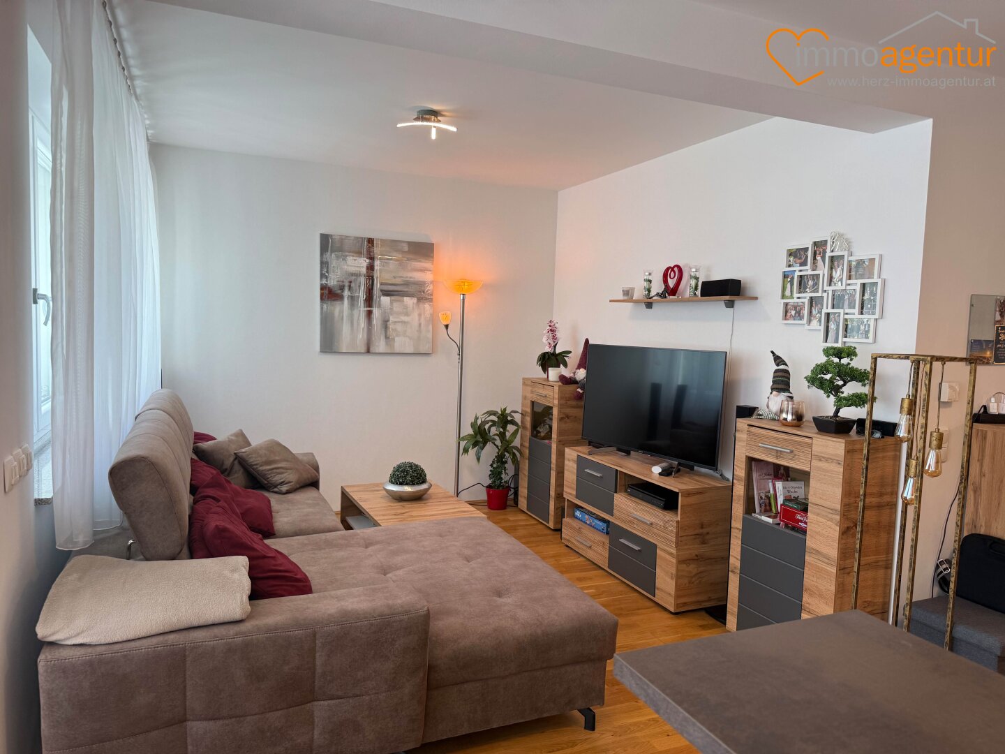 Wohnen ohne Kompromisse! Barrierefrei zugängliche exklusive 3 Zimmer  Wohnung mit Loggia & Tiefgarage in Kleinmünchen