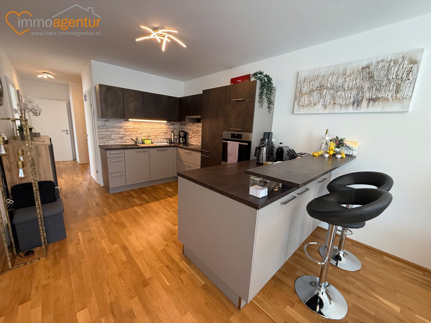 Wohnen ohne Kompromisse! Barrierefrei zugängliche exklusive 3 Zimmer  Wohnung mit Loggia & Tiefgarage in Kleinmünchen