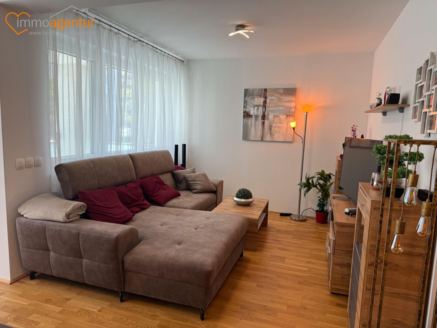 Wohnen ohne Kompromisse! Barrierefrei zugängliche exklusive 3 Zimmer  Wohnung mit Loggia & Tiefgarage in Kleinmünchen