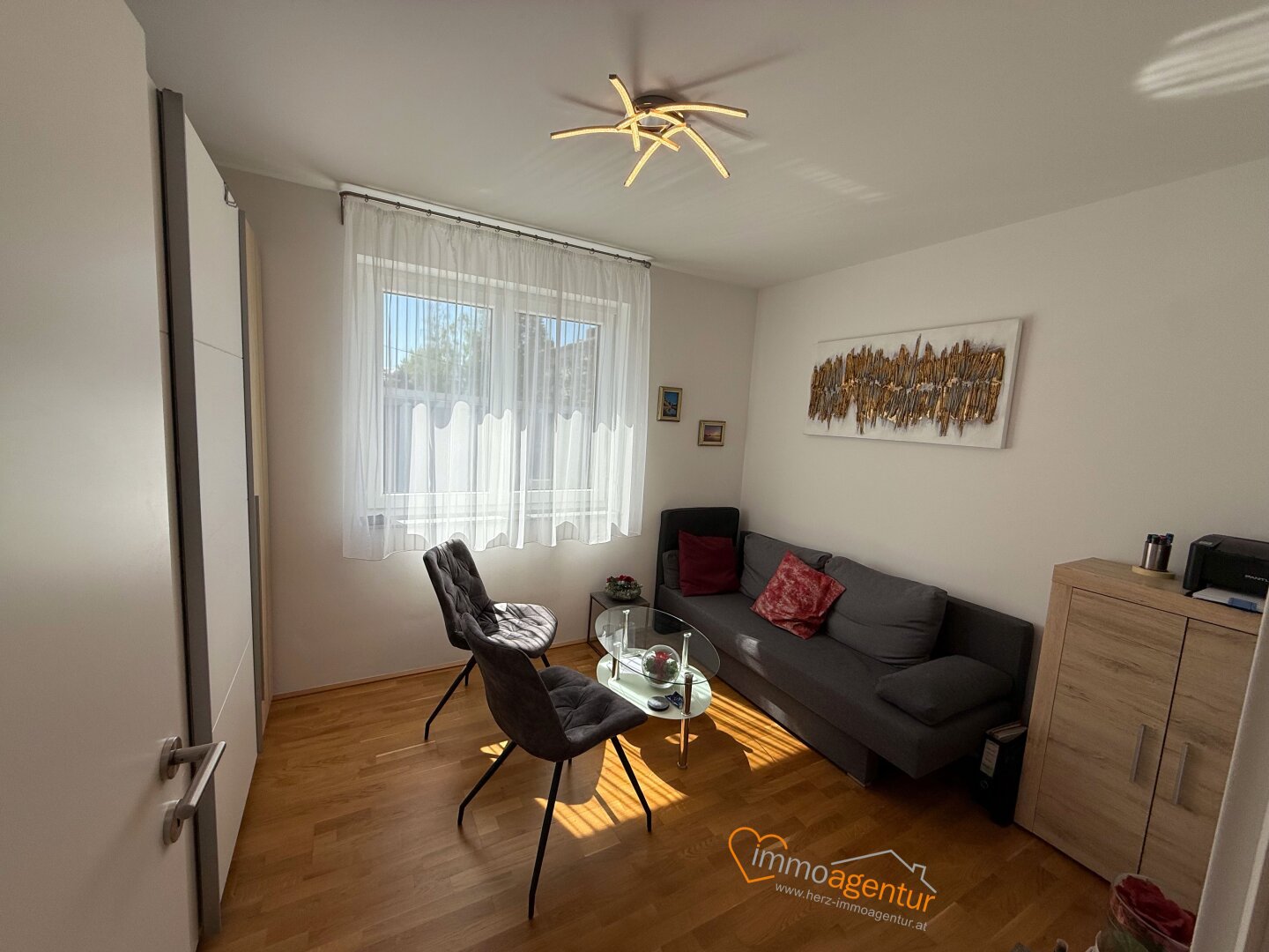 Wohnen ohne Kompromisse! Barrierefrei zugängliche exklusive 3 Zimmer  Wohnung mit Loggia & Tiefgarage in Kleinmünchen