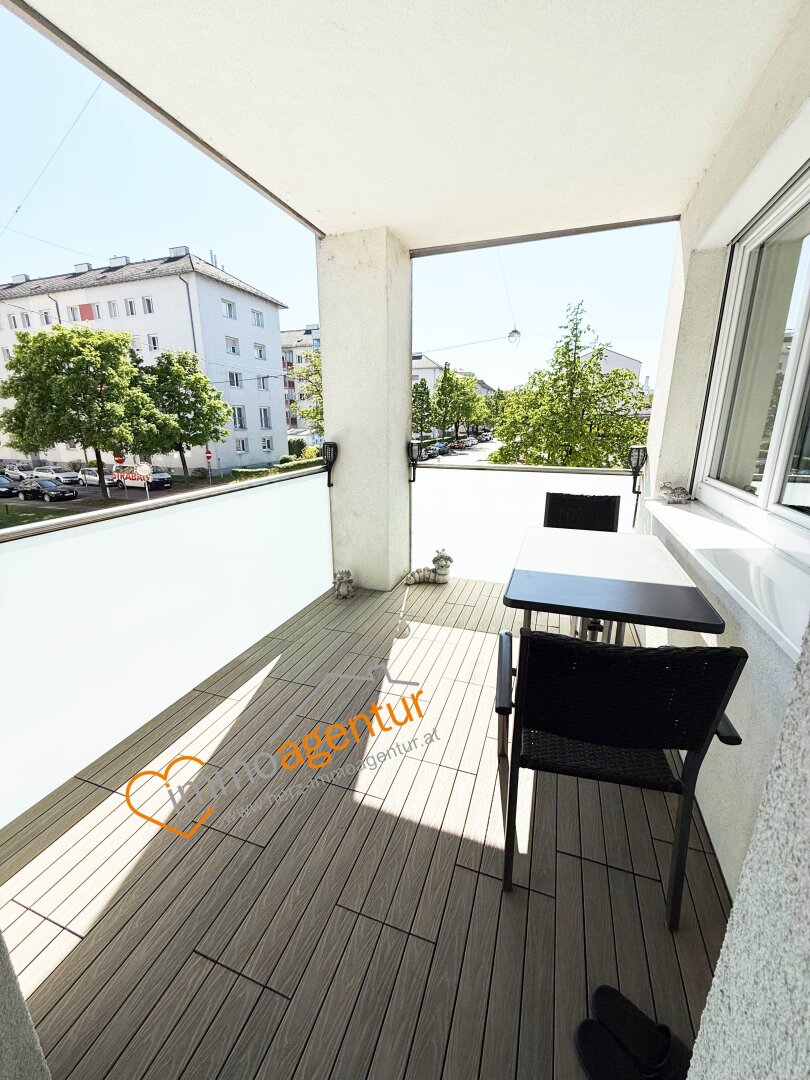 Wohnen ohne Kompromisse! Barrierefrei zugängliche exklusive 3 Zimmer  Wohnung mit Loggia & Tiefgarage in Kleinmünchen