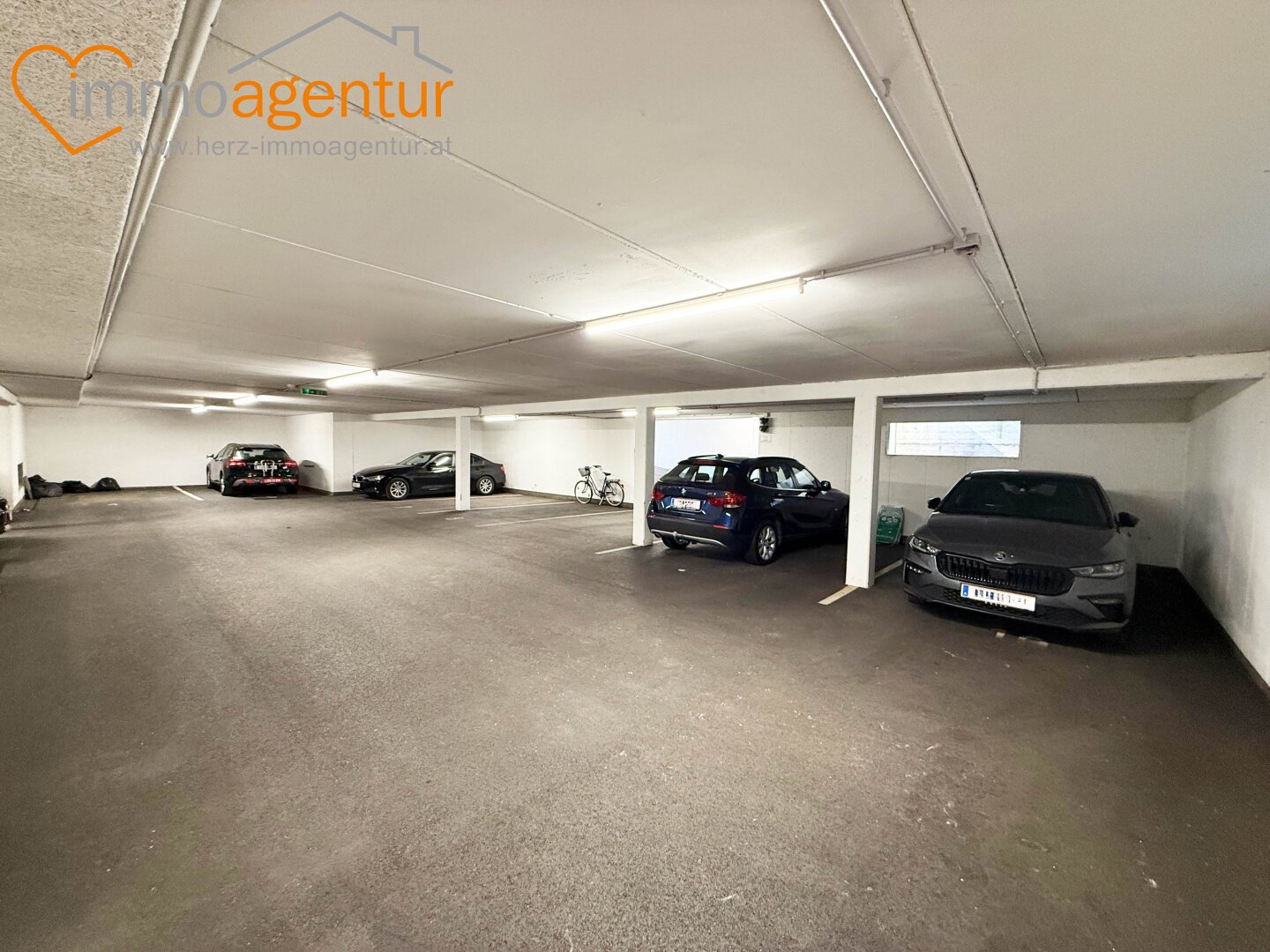 Wohnen ohne Kompromisse! Barrierefrei zugängliche exklusive 3 Zimmer  Wohnung mit Loggia & Tiefgarage in Kleinmünchen