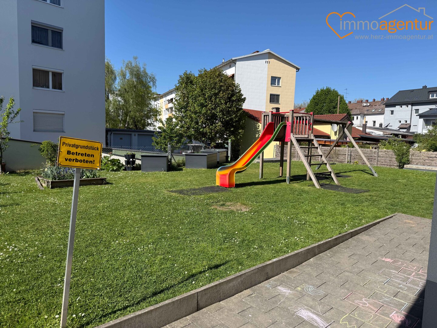 Wohnen ohne Kompromisse! Barrierefrei zugängliche exklusive 3 Zimmer  Wohnung mit Loggia & Tiefgarage in Kleinmünchen