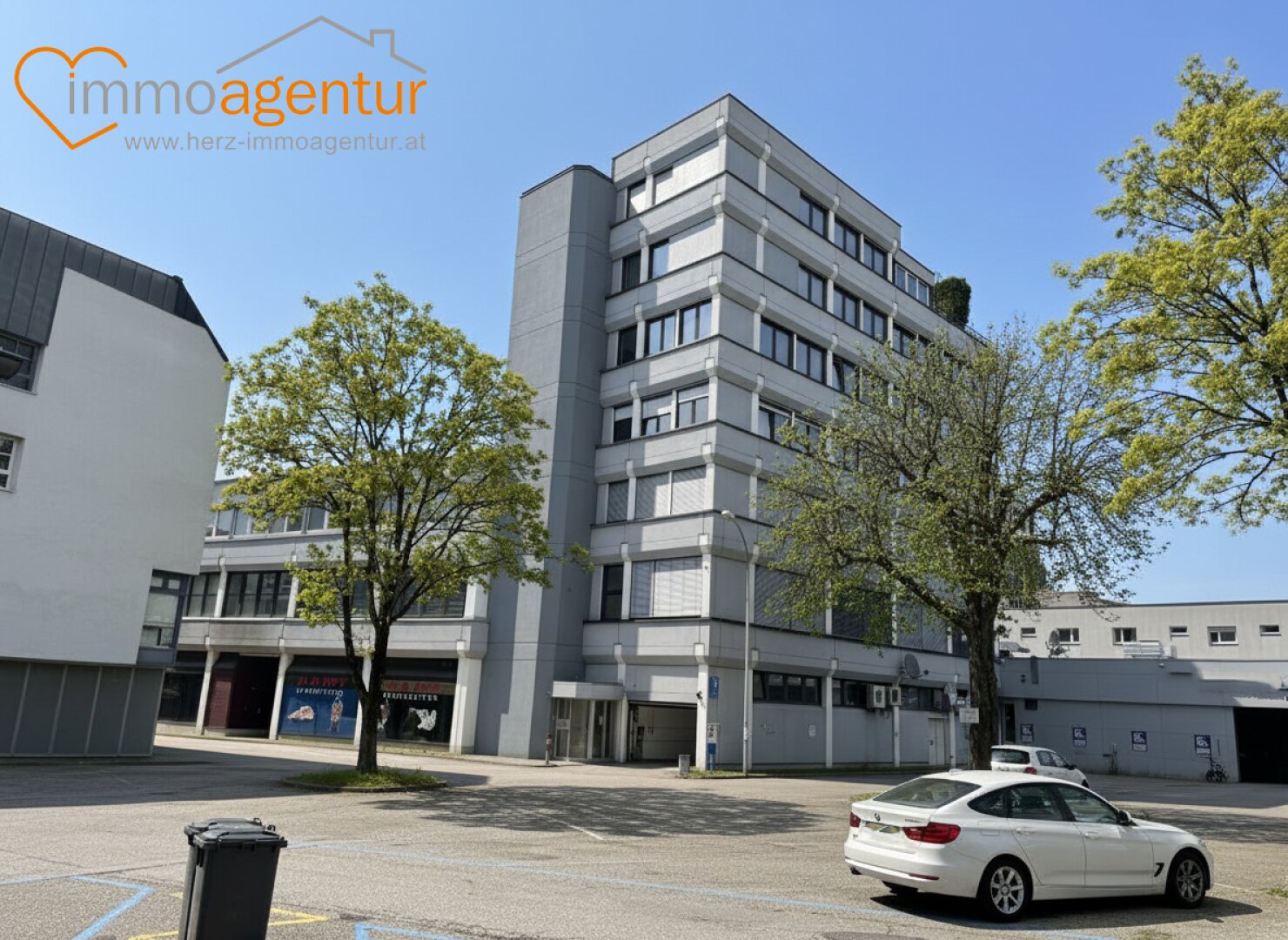 Zentrale Lage: urban angebunden und alles des täglichen Bedarfs fußläufig erreichbar