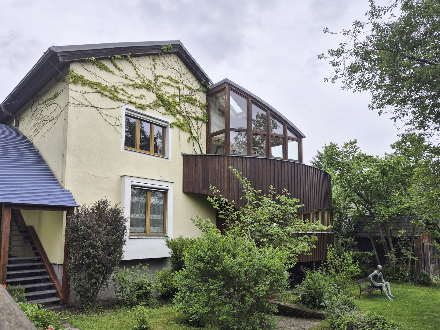 Galeriewohnung mit Eigengarten in ruhiger Bestlage nahe ORF-Park
