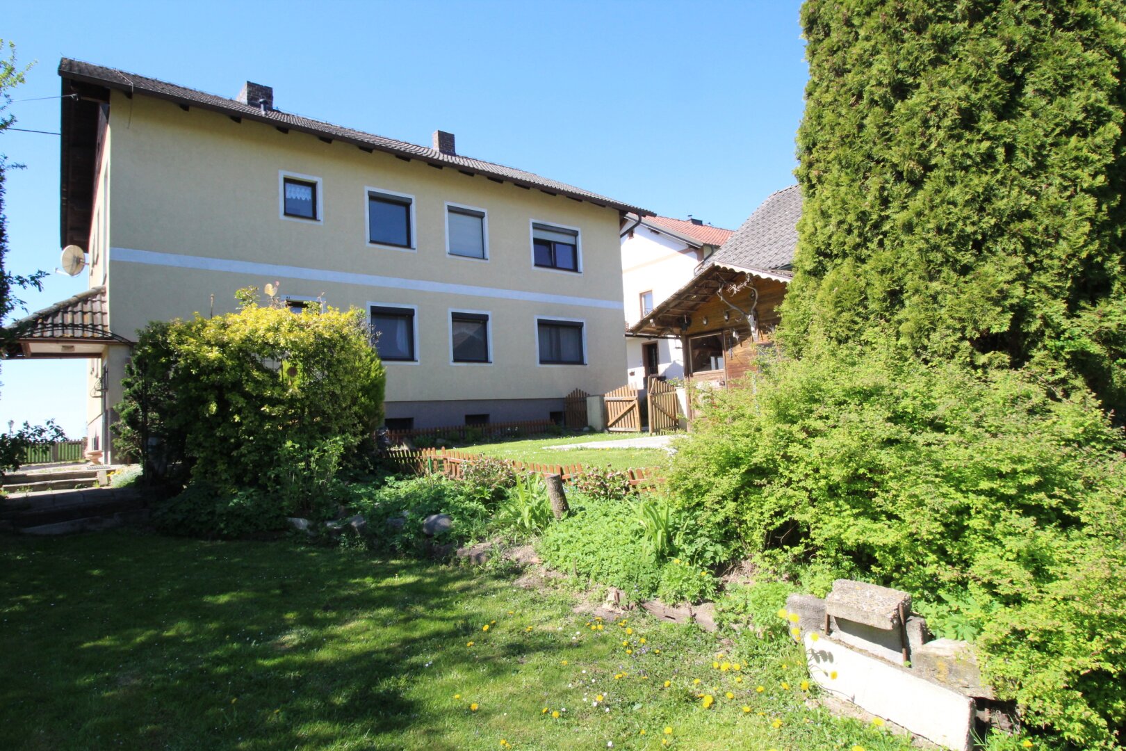 Großes Mehrfamilienhaus mit 226 m² Wohnfläche, 10 Zimmern und Garten in Wartberg/Aist