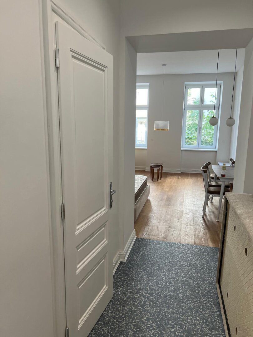 MÖBLIERTE 1,5 ZIMMER MIETWOHNUNG IM 6. BEZIRK