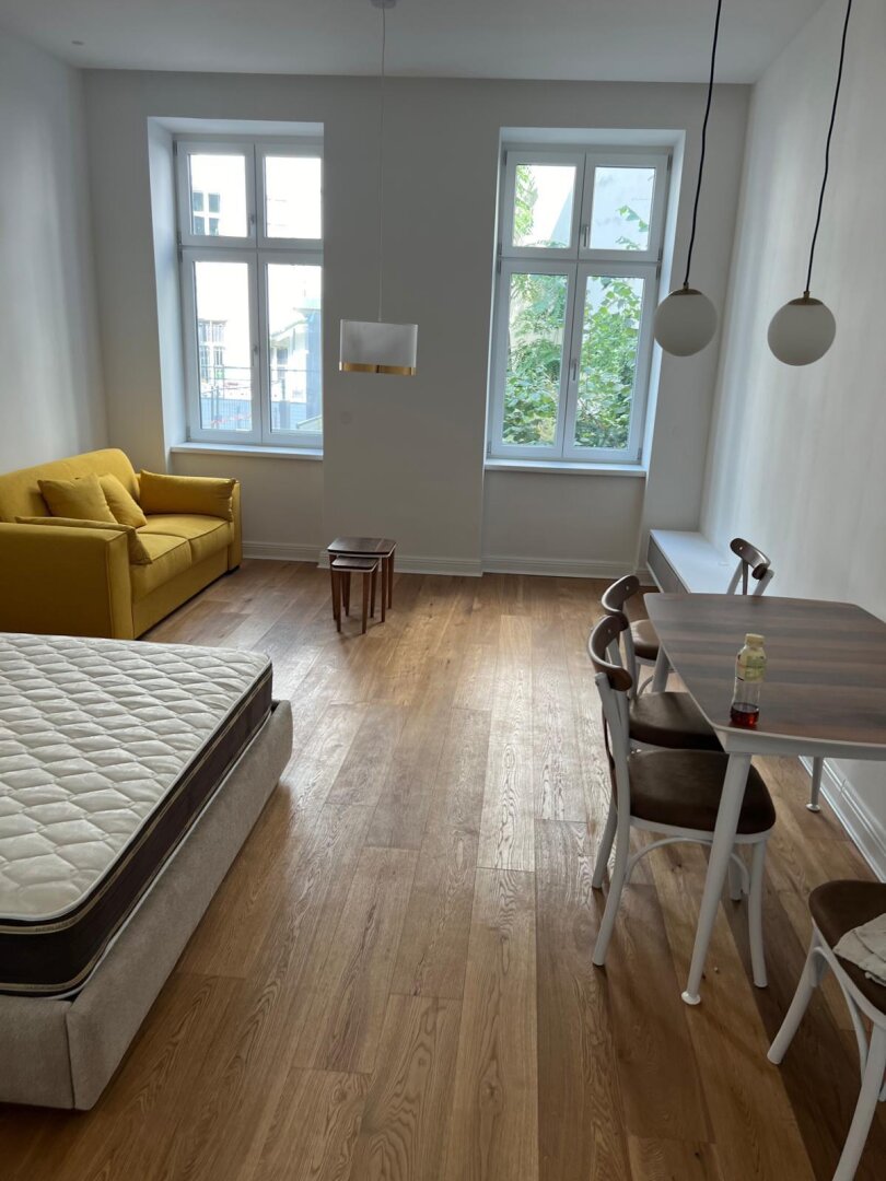 MÖBLIERTE 1,5 ZIMMER MIETWOHNUNG IM 6. BEZIRK