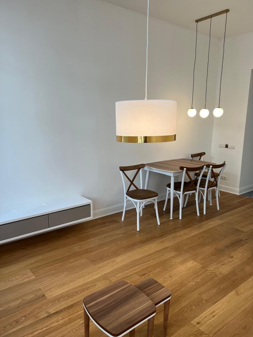 MÖBLIERTE 1,5 ZIMMER MIETWOHNUNG IM 6. BEZIRK