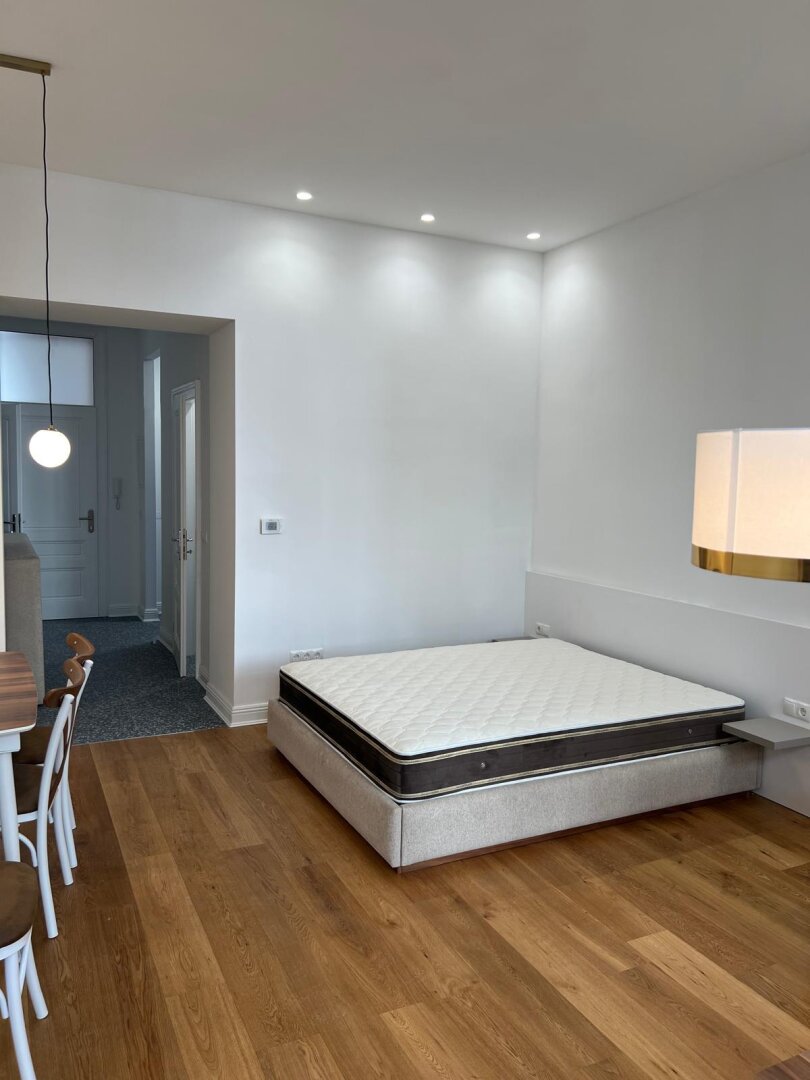 MÖBLIERTE 1,5 ZIMMER MIETWOHNUNG IM 6. BEZIRK