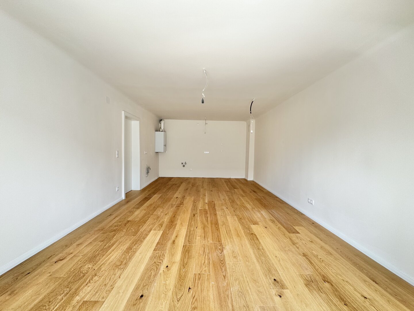 HOCHWERTIG GENERALSANIERTE 2 ZIMMER + LOGGIA NÄHE ELTERLEINPLATZ