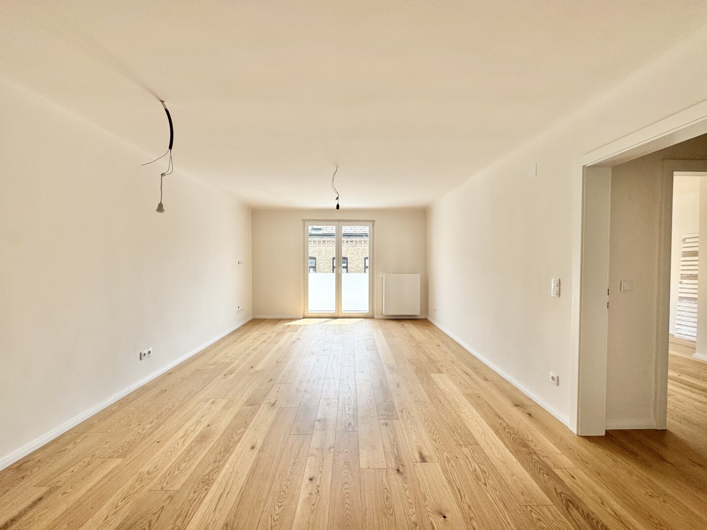 HOCHWERTIG GENERALSANIERTE 2 ZIMMER + LOGGIA NÄHE ELTERLEINPLATZ