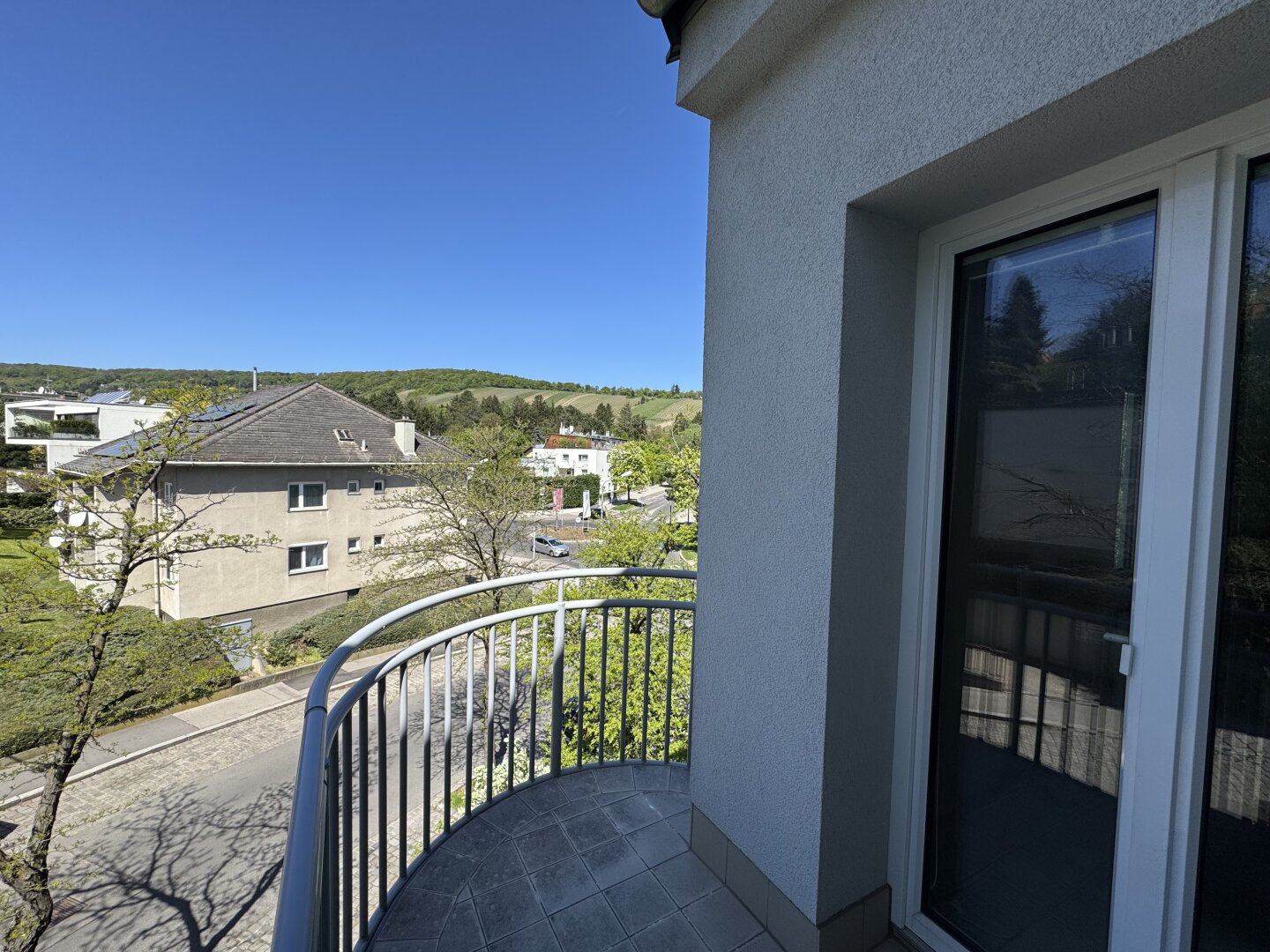 GROSSZÜGIGE 6 ZIMMER WOHNUNG MIT BALKON IN NEUSTIFT AM WALDE - SANIERUNGSBEDÜRFTIG
