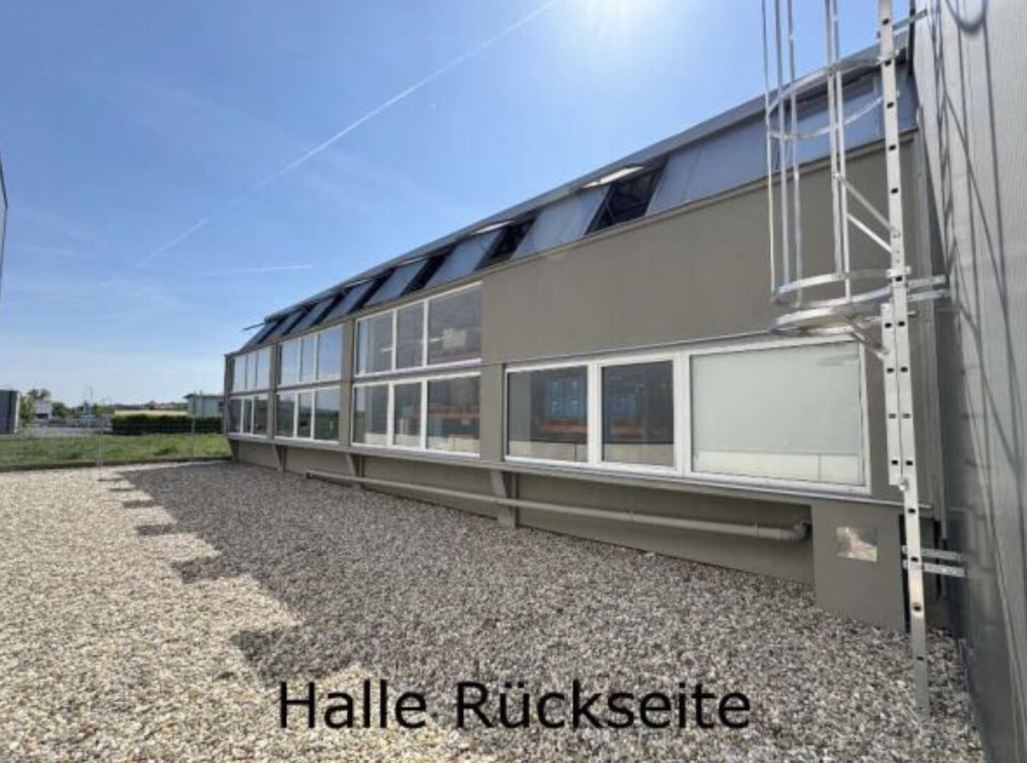 Halle Rückseite