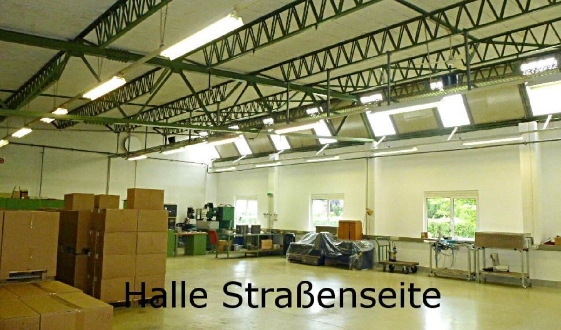 Halle Straßenseite