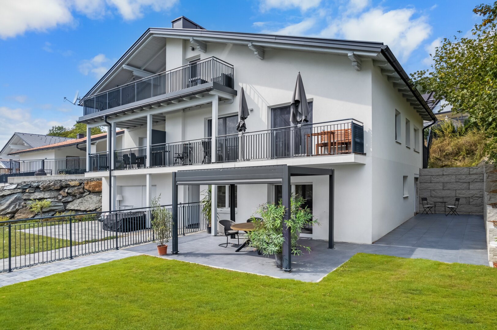Luxus-Gartenwohnung mit Badeplatz am Wörthersee