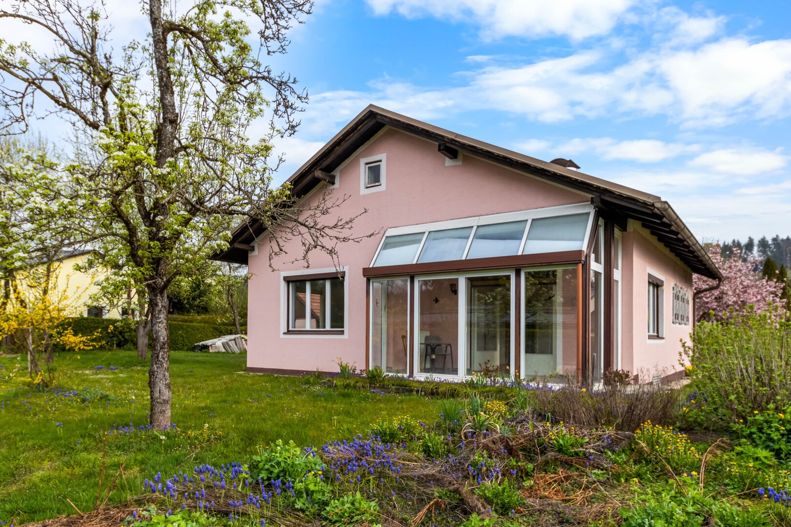 Ein Platz für Ihre Ideen - viel Potenzial in sonniger Stadtrandlage!