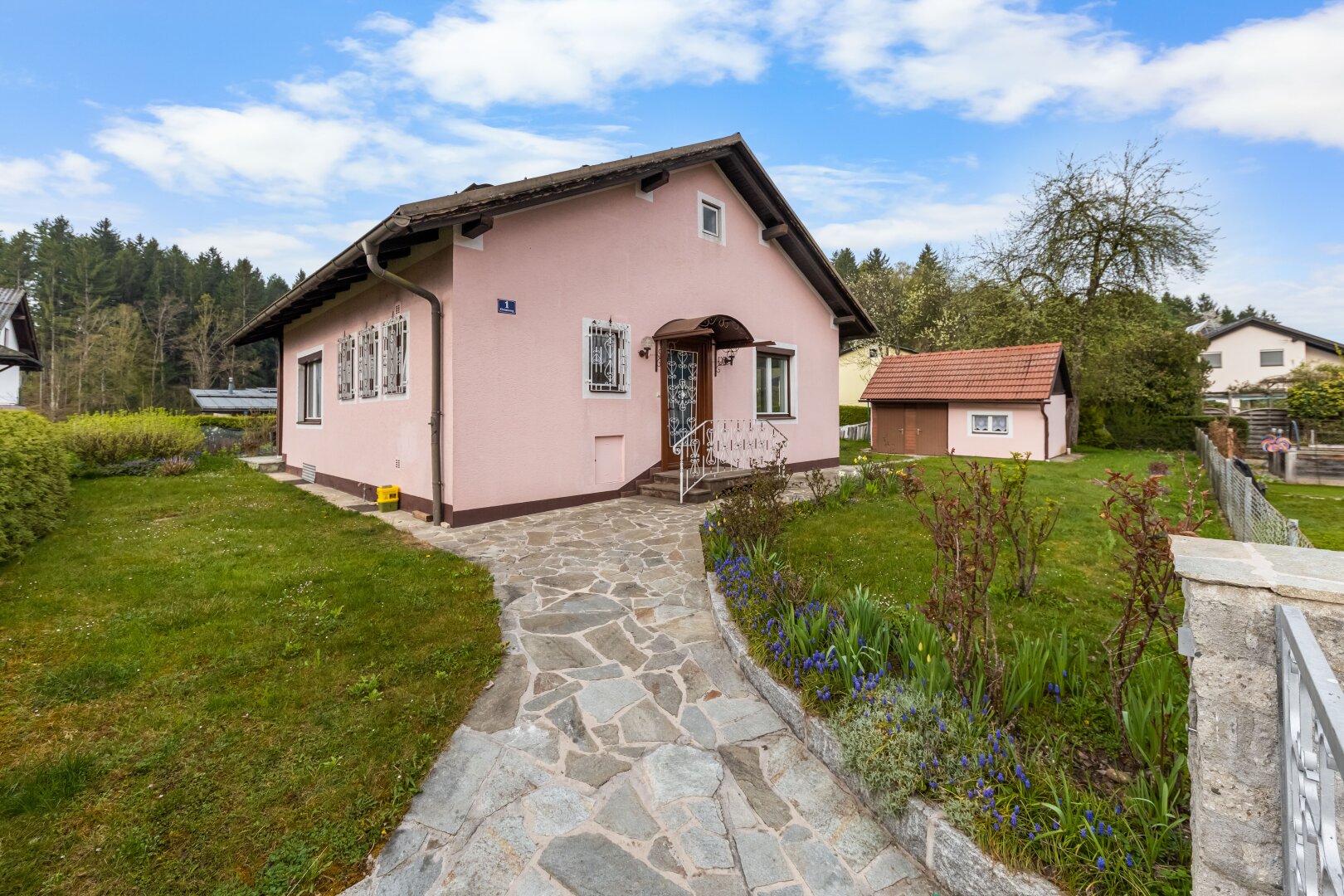 Ein Platz für Ihre Ideen - viel Potenzial in sonniger Stadtrandlage!