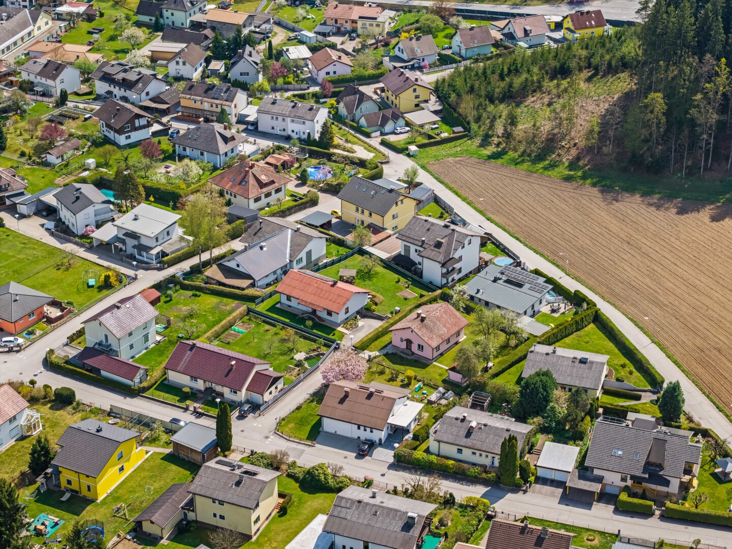 Ein Platz für Ihre Ideen - viel Potenzial in sonniger Stadtrandlage!