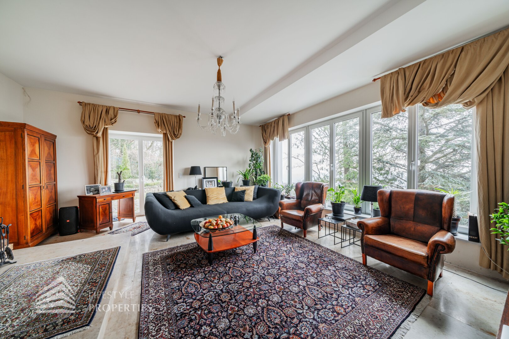 Luxuriöse Parkvilla mit einzigartigem Fernblick am Kahlenberg