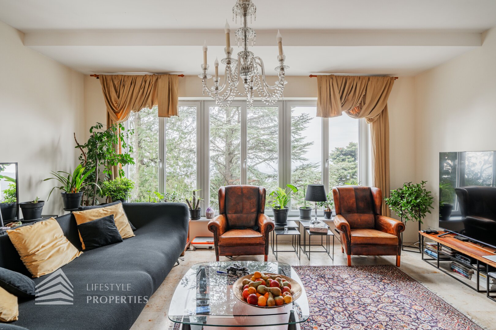 Luxuriöse Parkvilla mit einzigartigem Fernblick am Kahlenberg