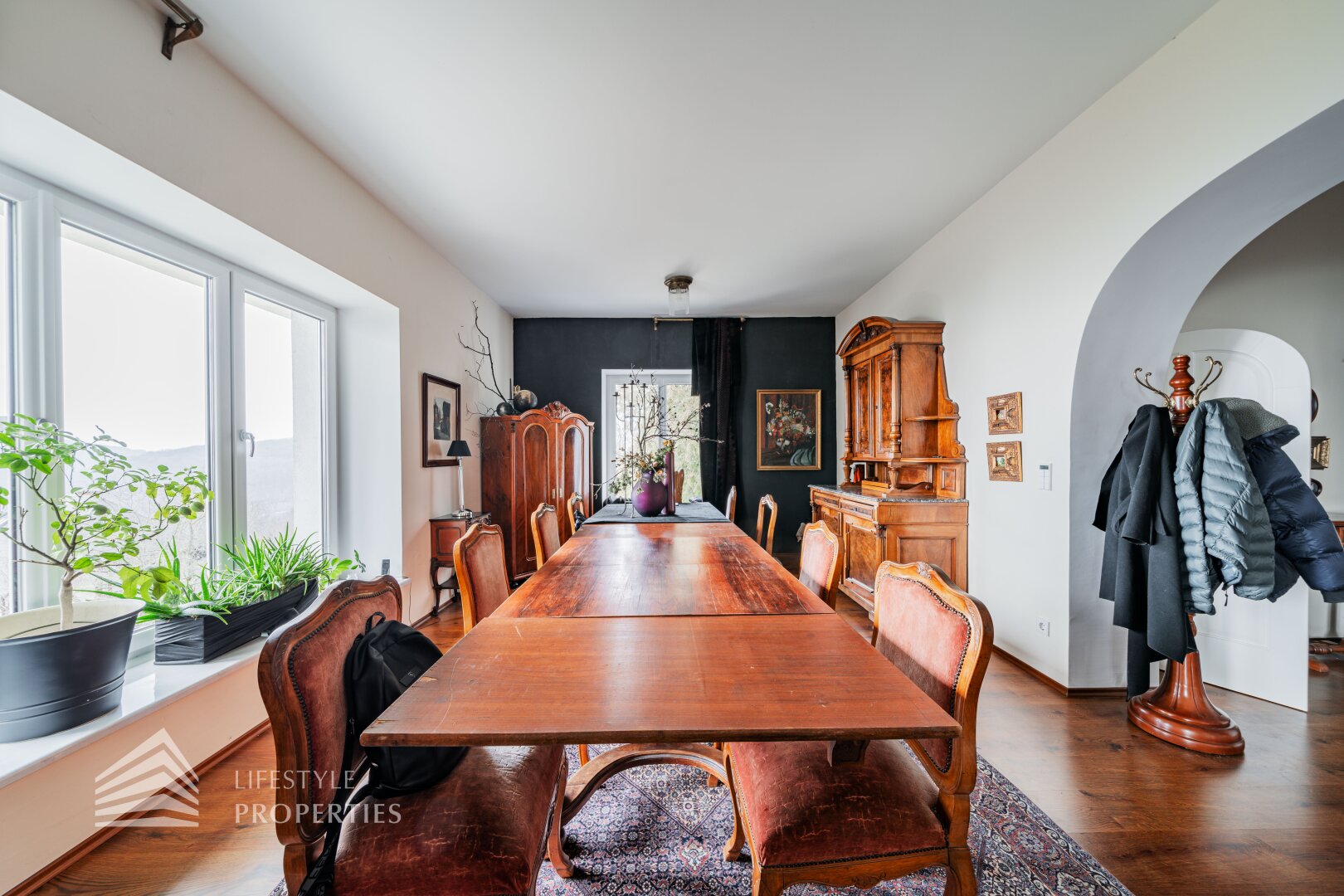 Luxuriöse Parkvilla mit einzigartigem Fernblick am Kahlenberg