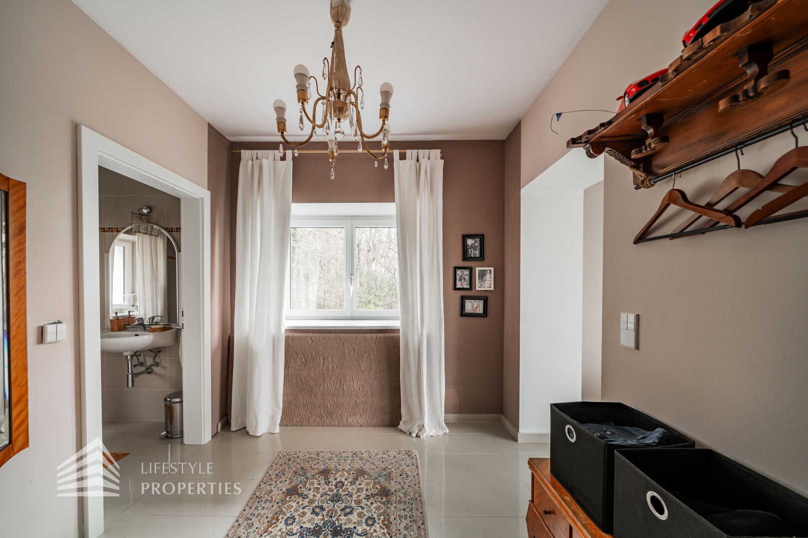 Luxuriöse Parkvilla mit einzigartigem Fernblick am Kahlenberg